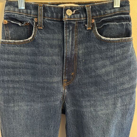 Abercrombie & Fitch “The ‘90’s Straight Ultra High Rise” Jeans - Picture 2 of 7